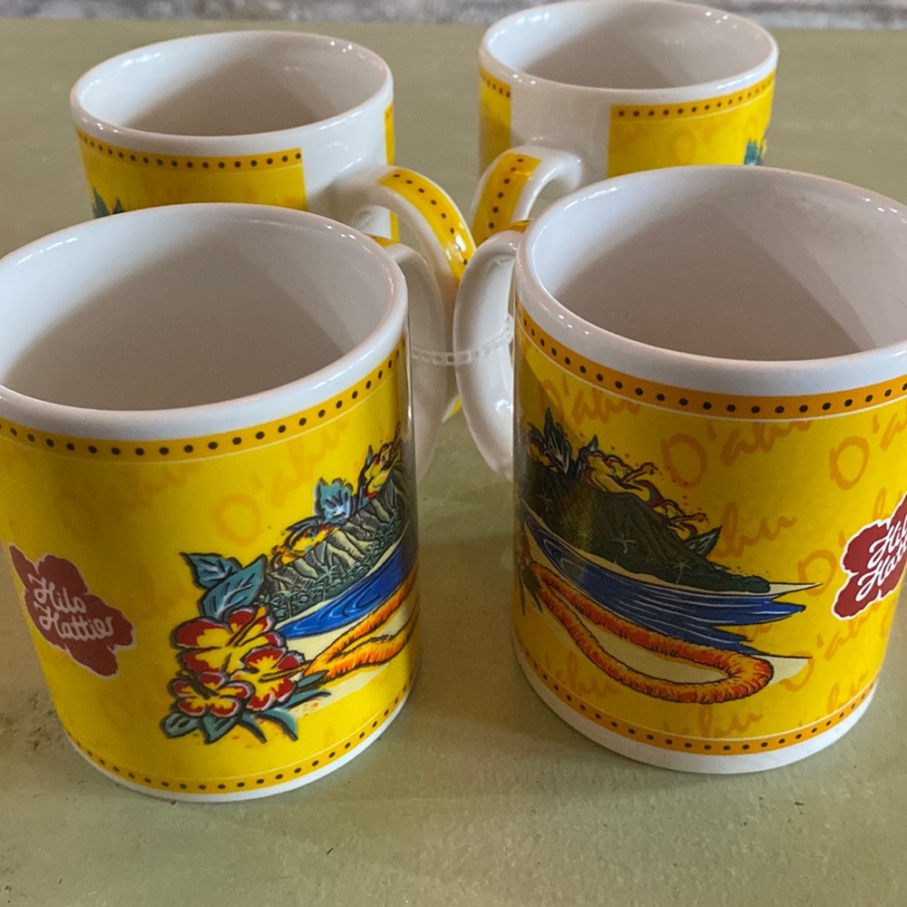 Vintage set of 4 Hilo Hattie Hawaiian Oahu coffee mugs